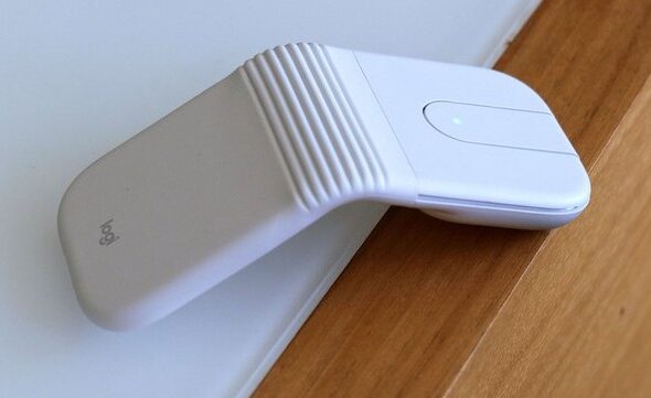 Logitech’s New Foldable Mouse for Travel and Work